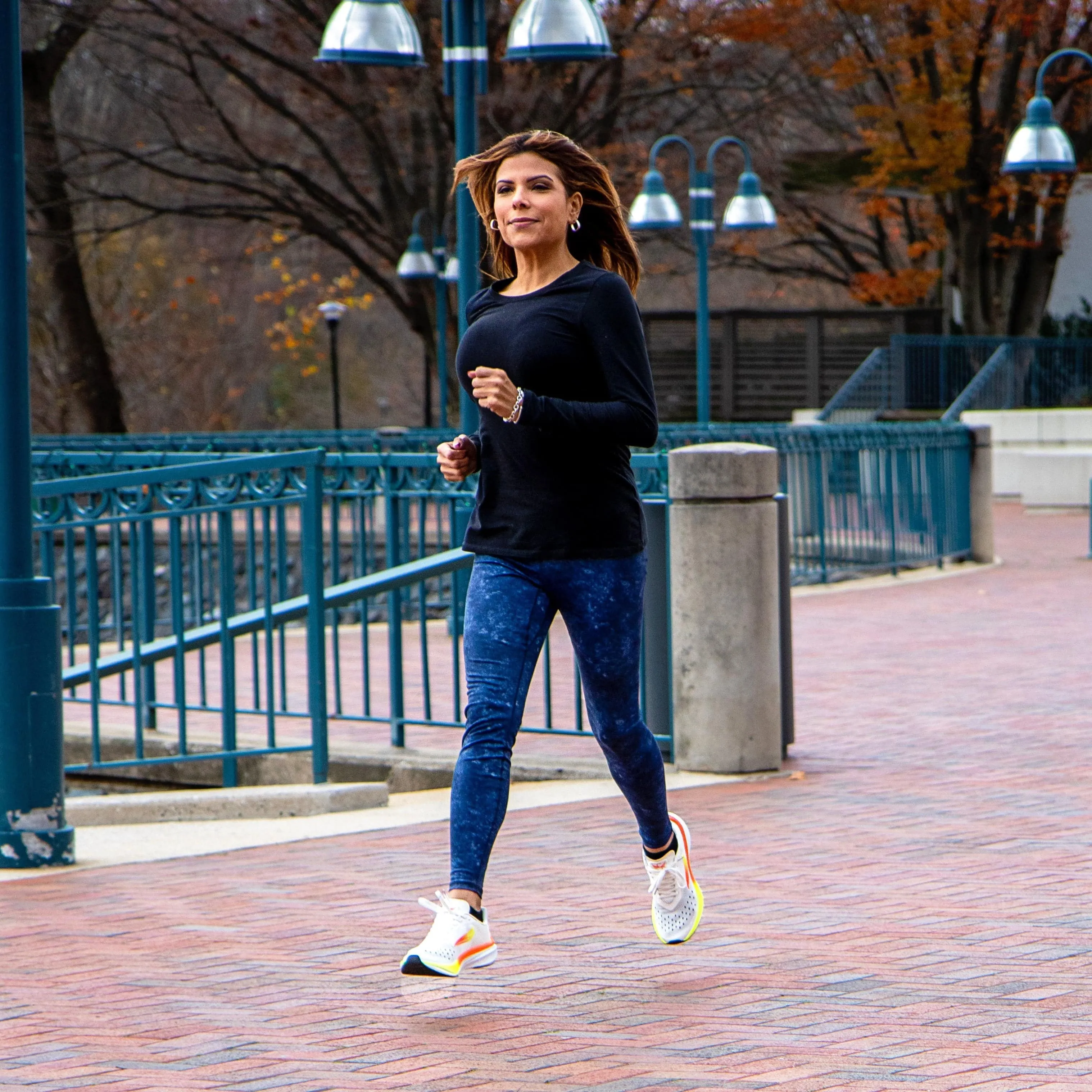 APUS Women Running Shoe