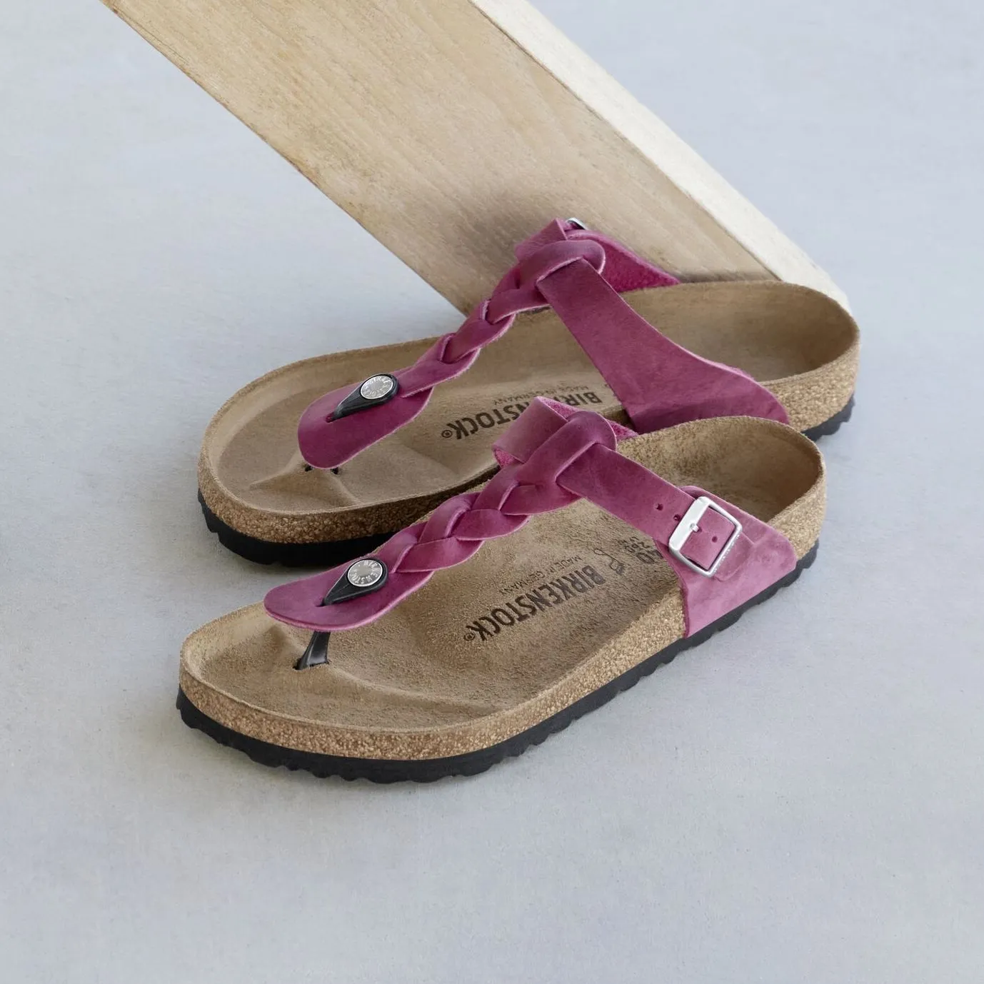 Birkenstock Gizeh Braid festival fuchsia oiled leather