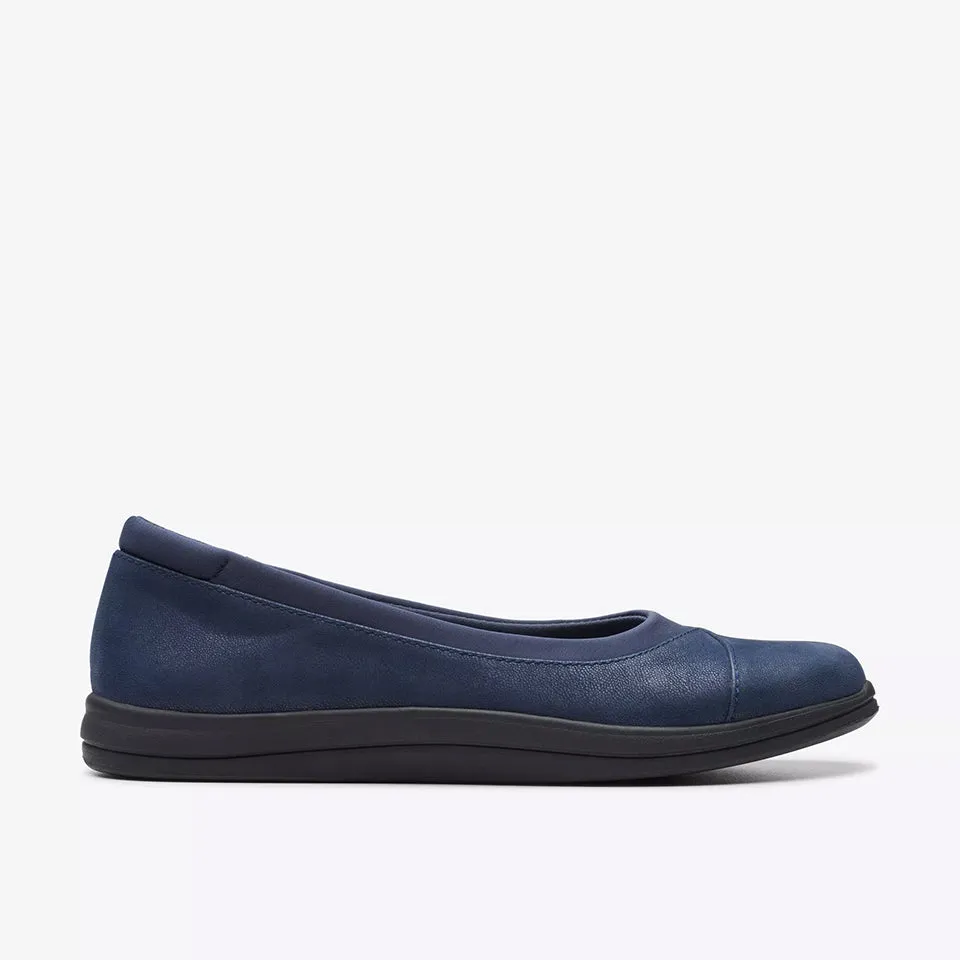 Clarks Women's Breeze Ayla Navy 26175008