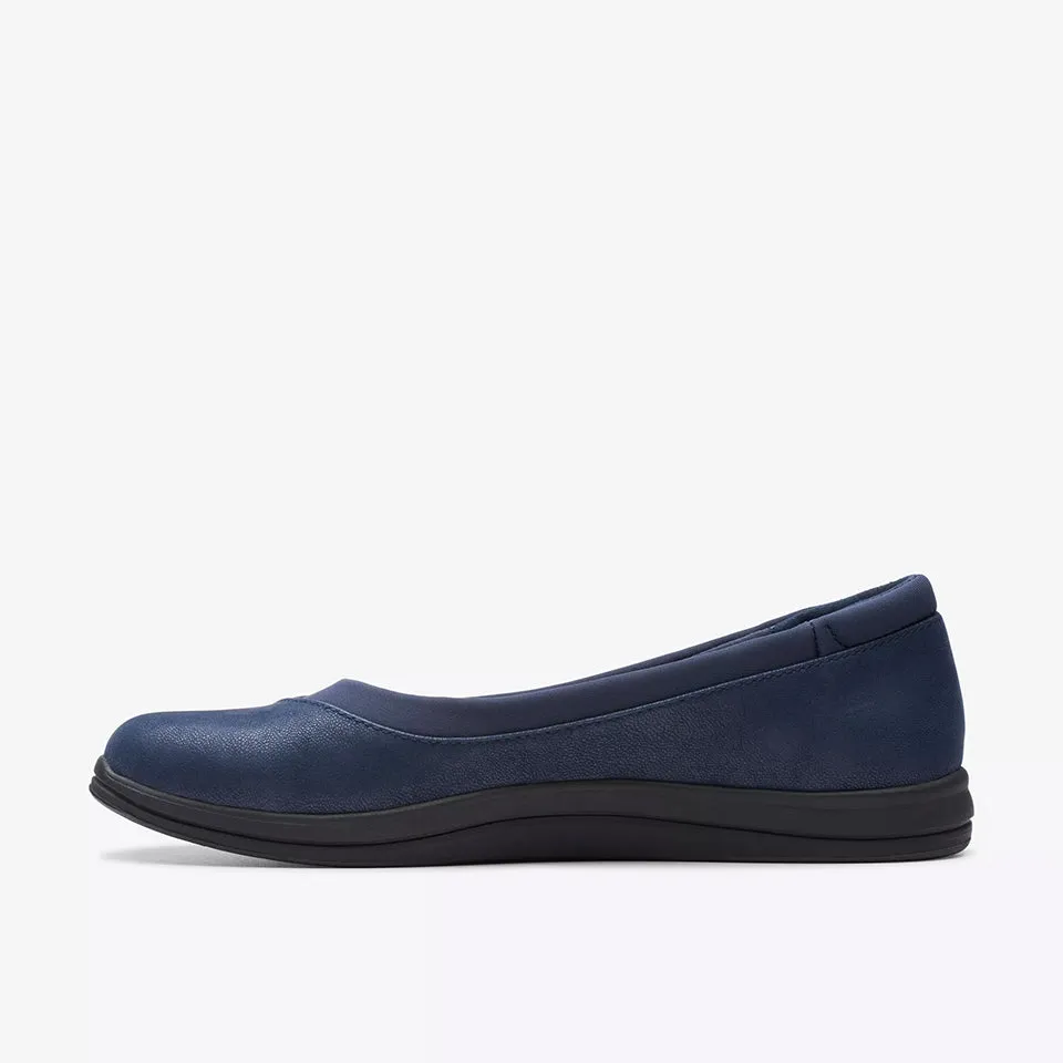 Clarks Women's Breeze Ayla Navy 26175008