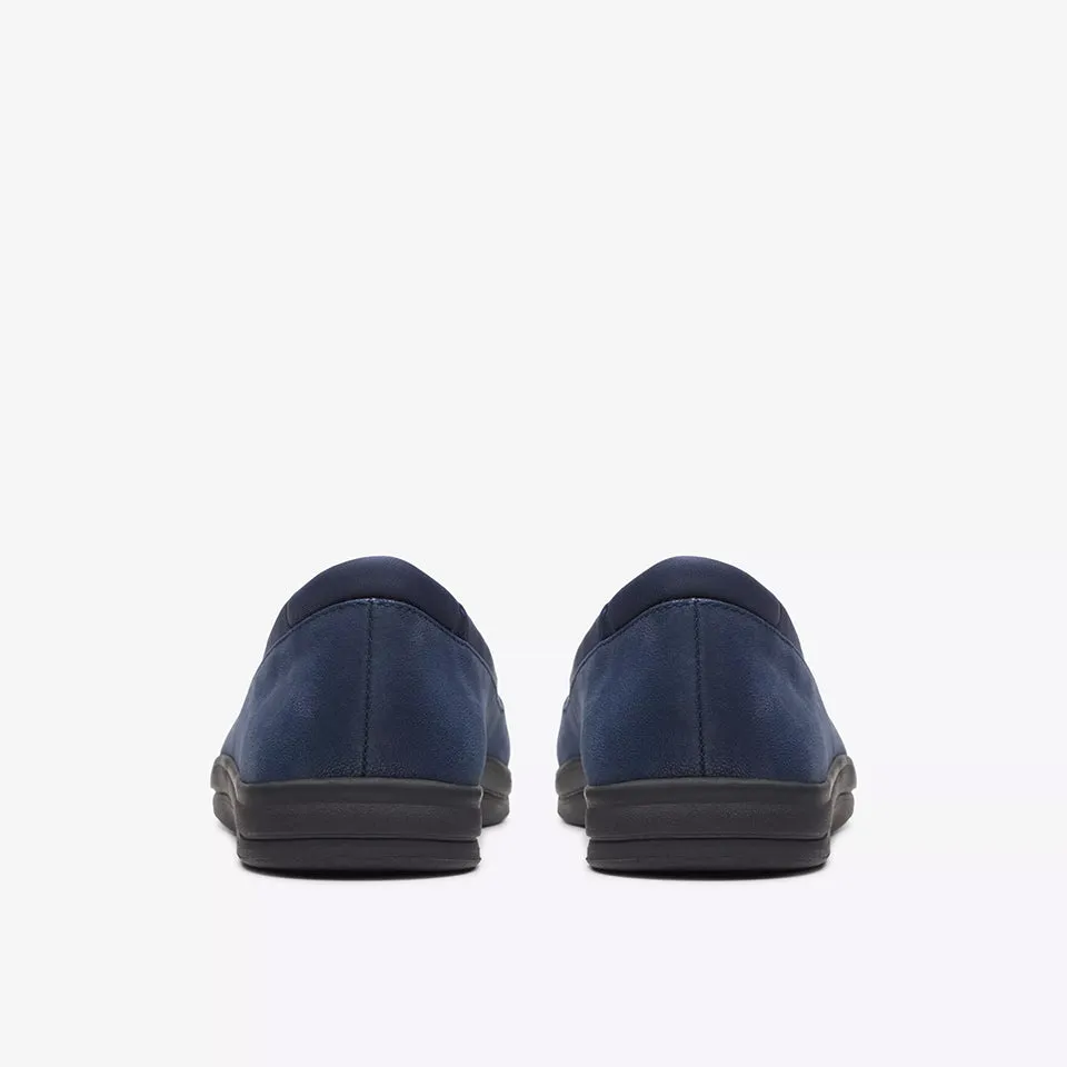 Clarks Women's Breeze Ayla Navy 26175008