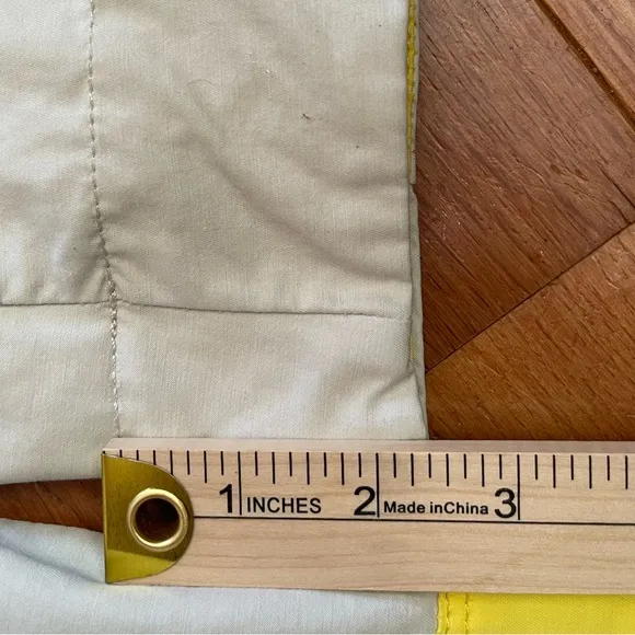 Eddie Bauer women’s trench coat in size small, beige and yellow!