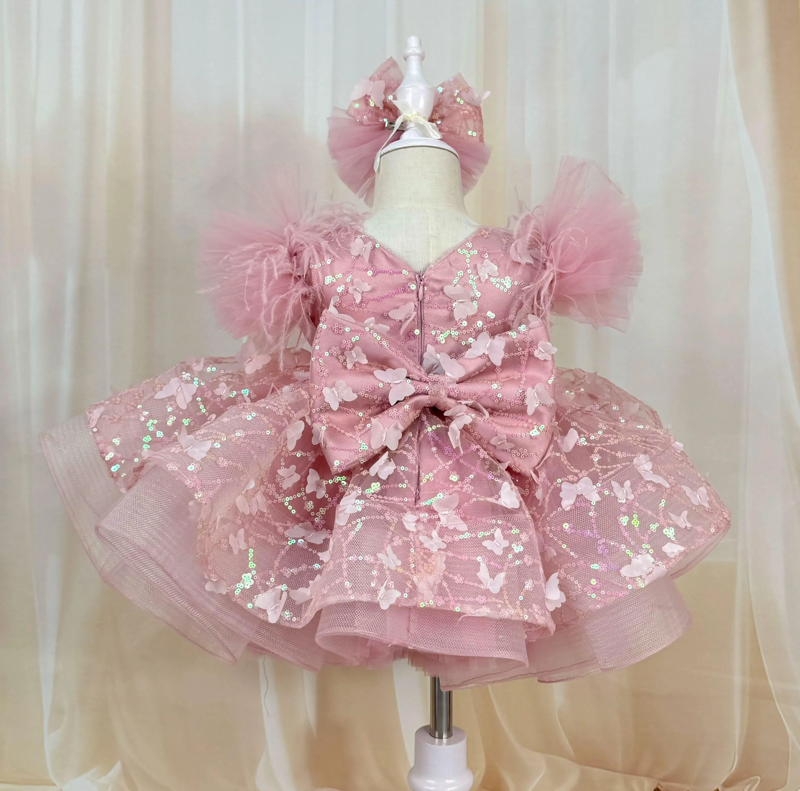 Fashionable and elegant feather bow fluffy stage performance girl dress