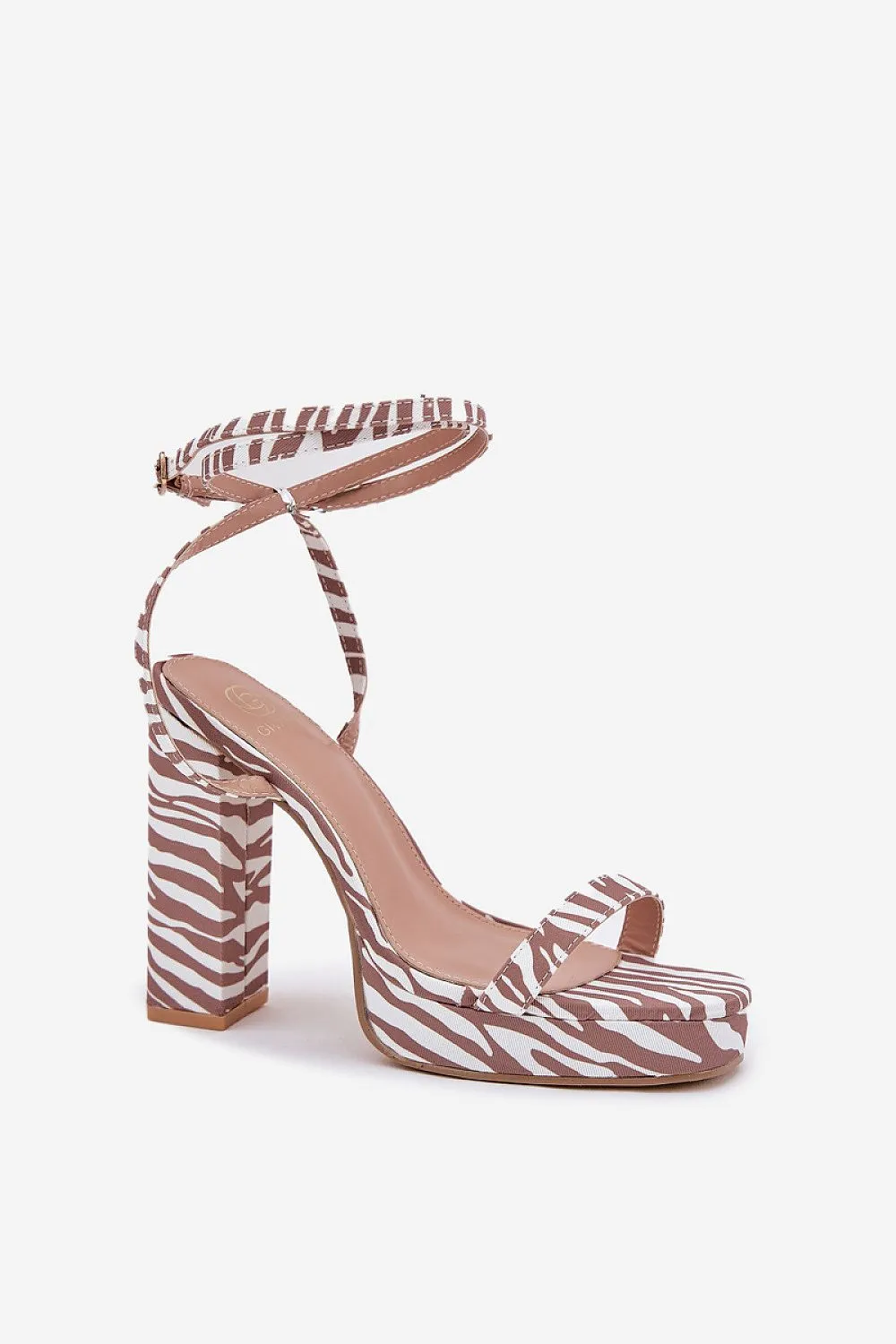 Heel sandals Step in style