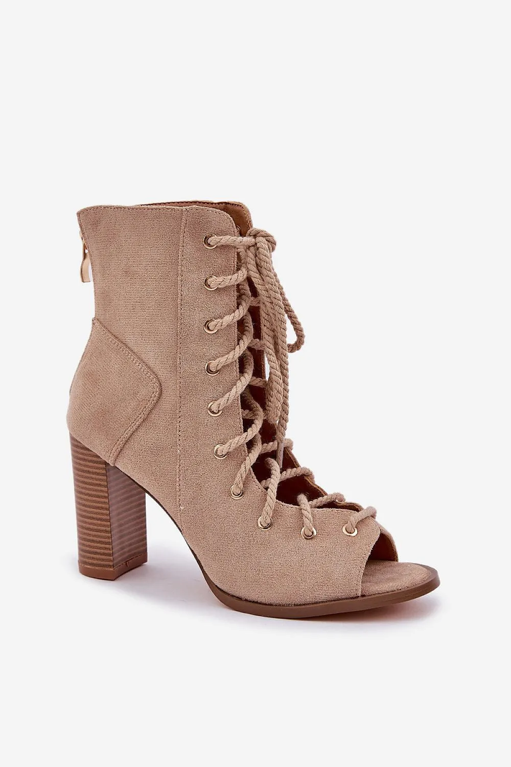 Heel sandals Step in style