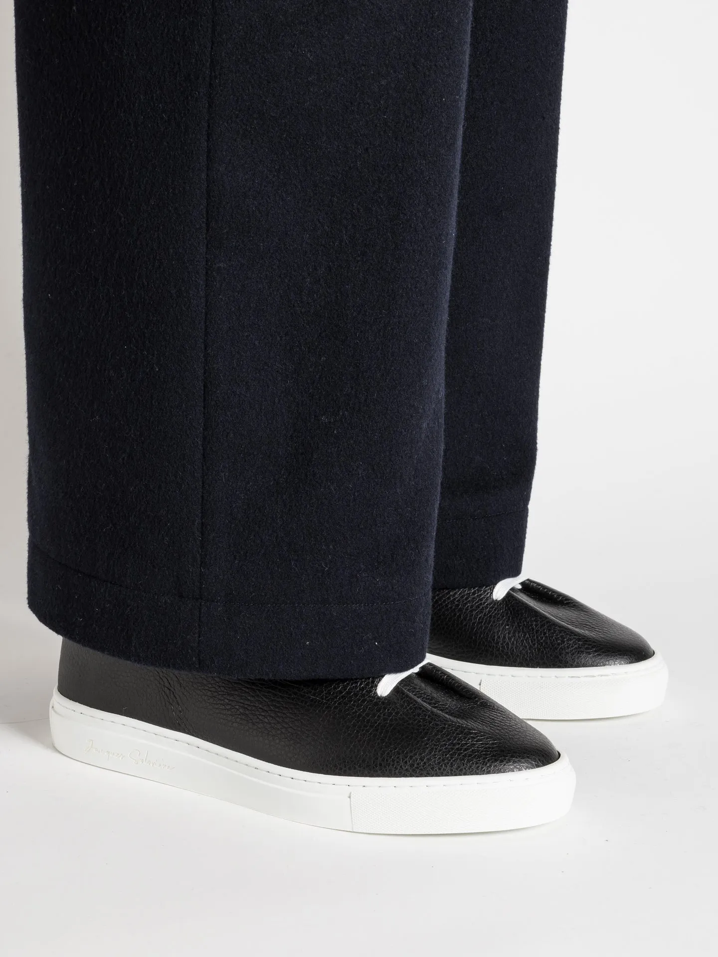 HERVE GRAINED BLACK