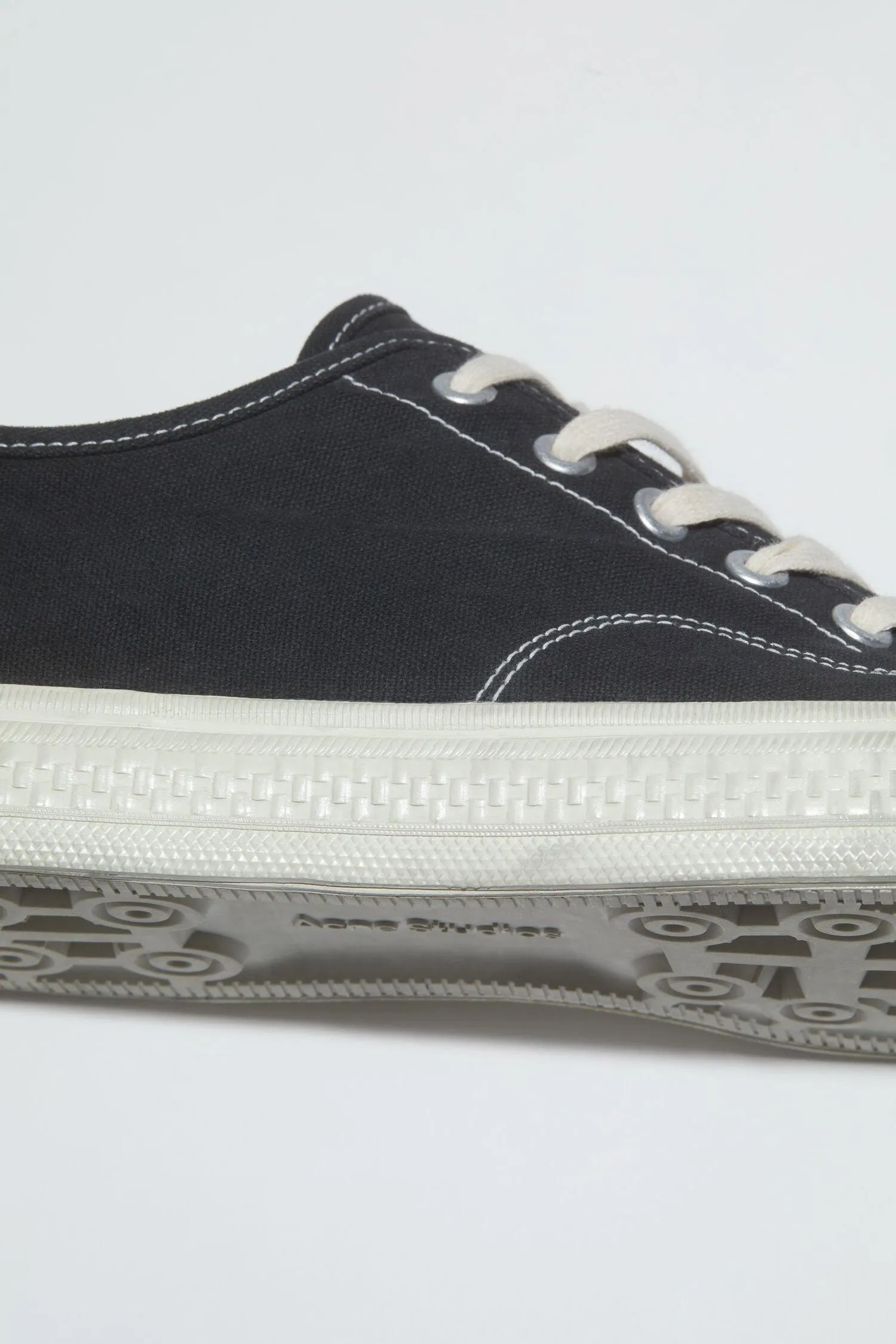 Low Top, Black, Sneaker