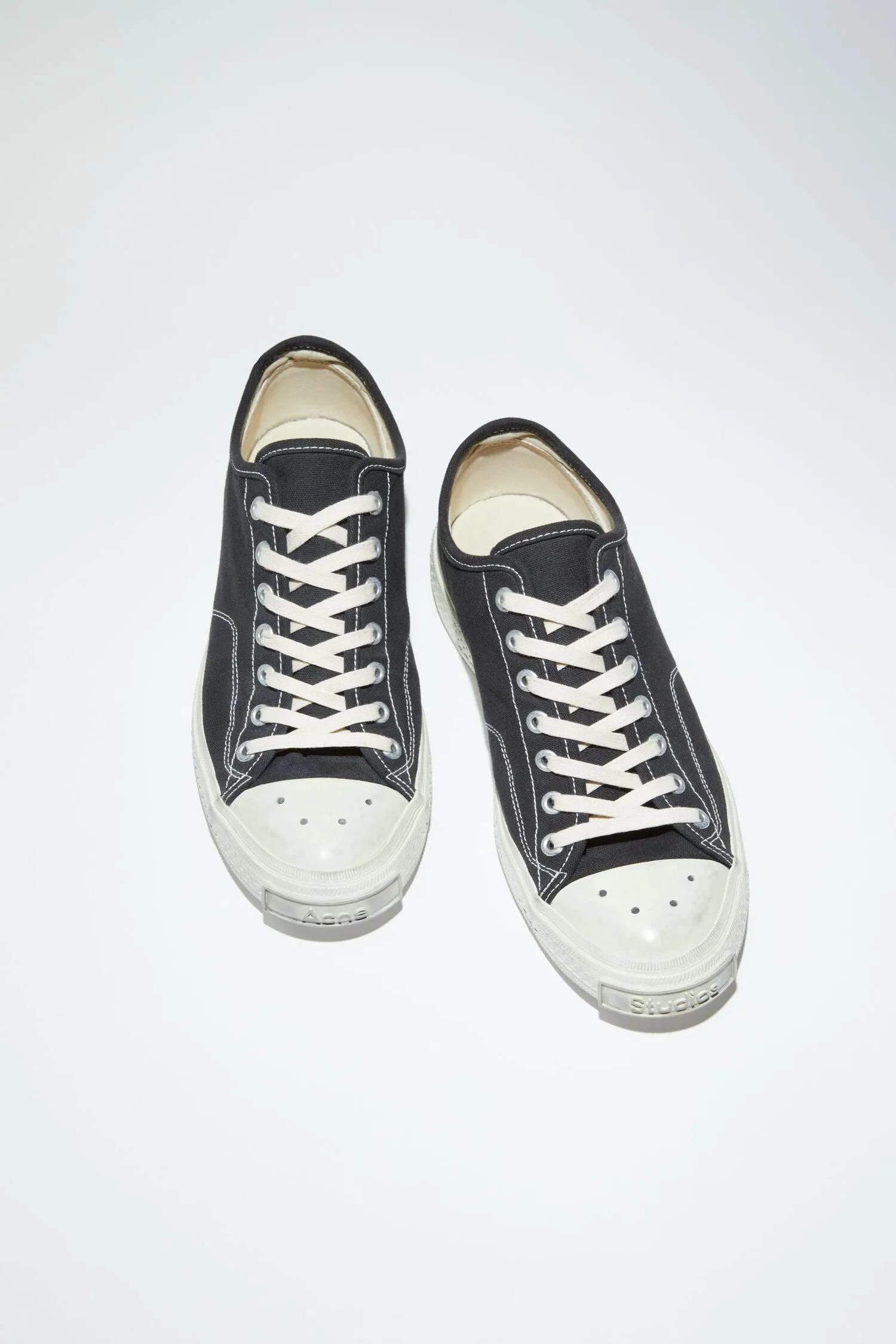 Low Top, Black, Sneaker