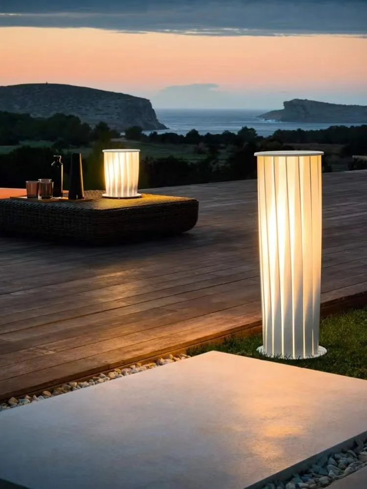 Luna Garden Light
