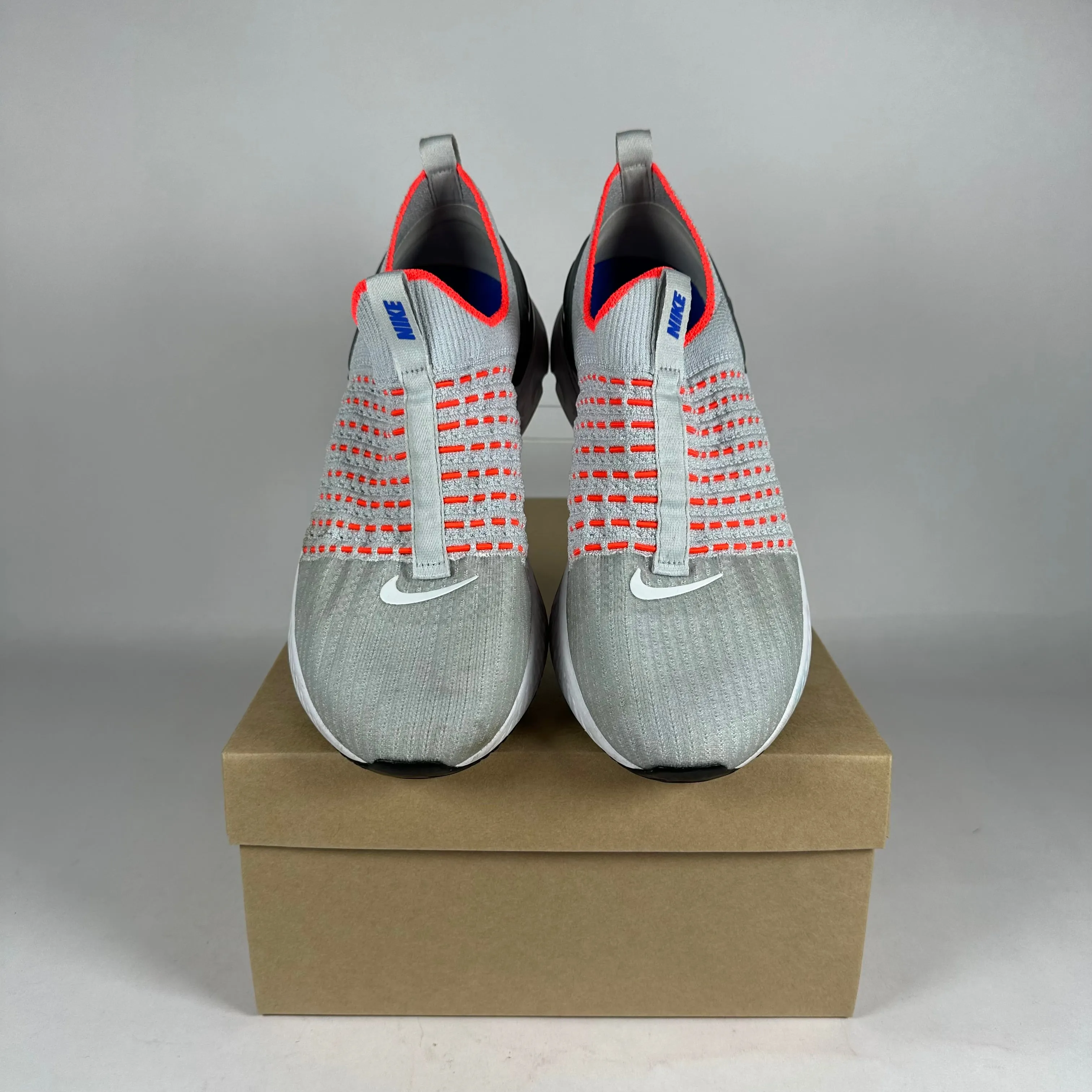 Nike React Phantom Run Flyknit 2 Pure Platinum Flash Crimson *pre-owned* size 9.5