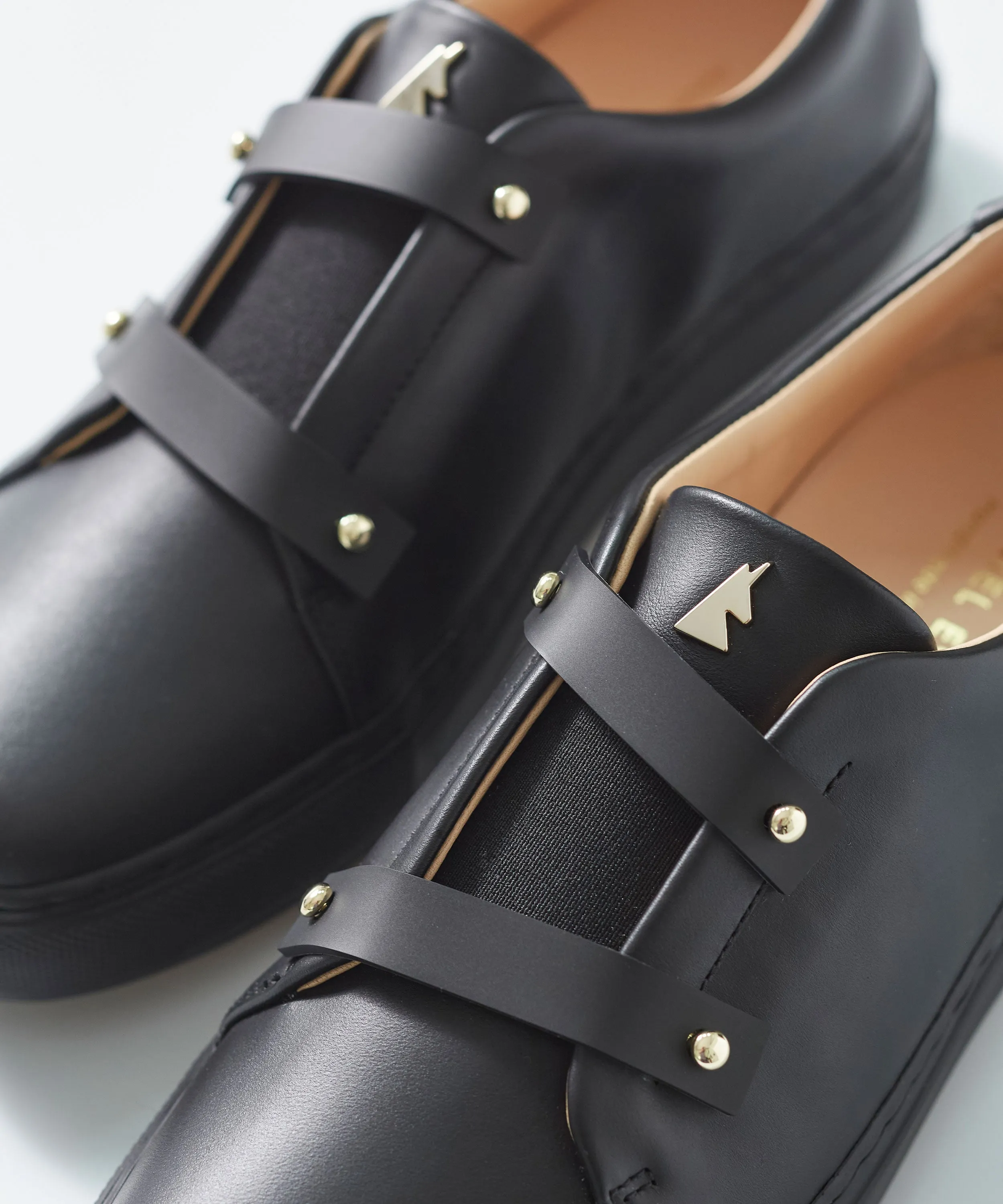 Nous Sneaker - Onyx