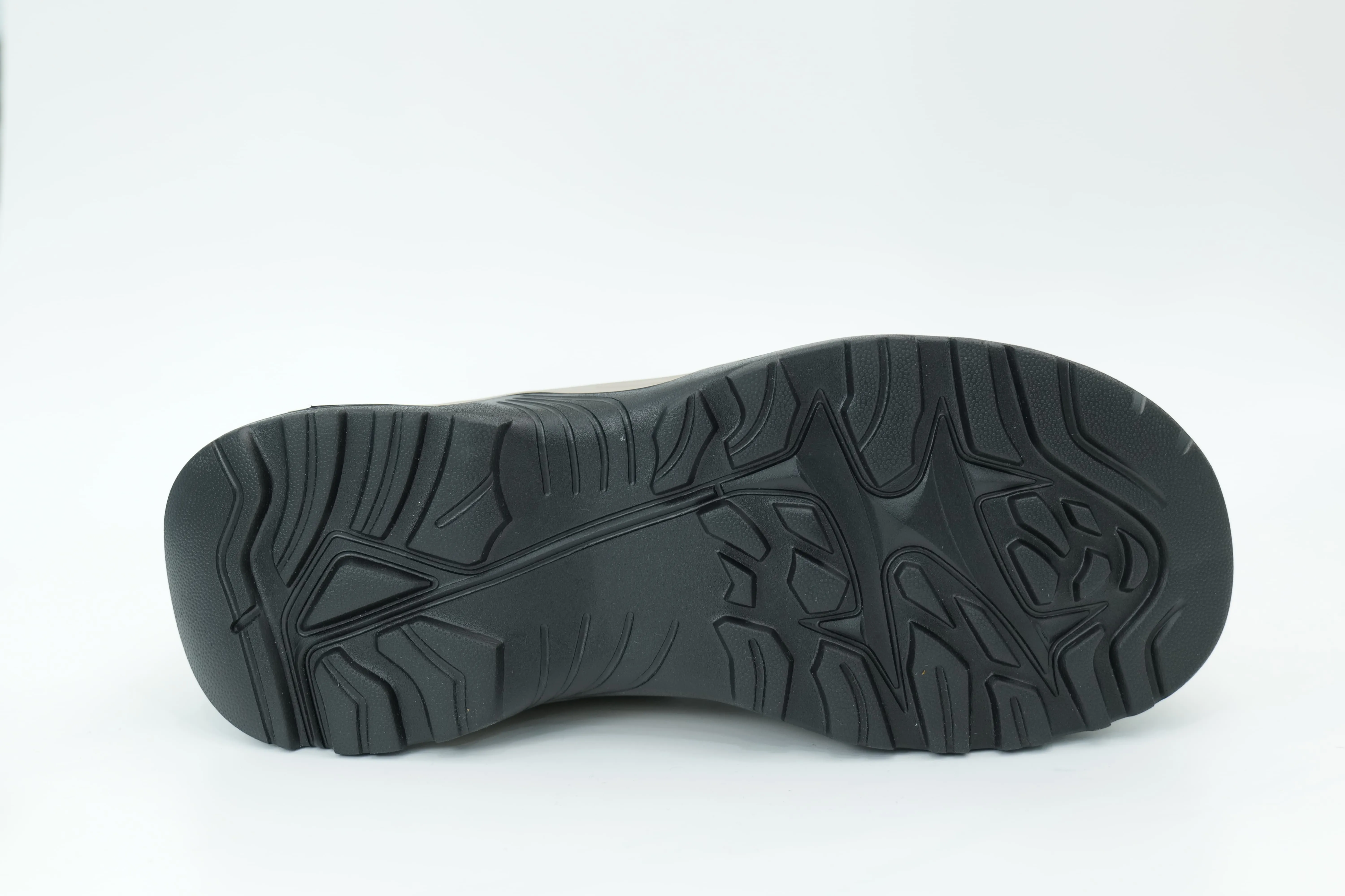 Sports shoes