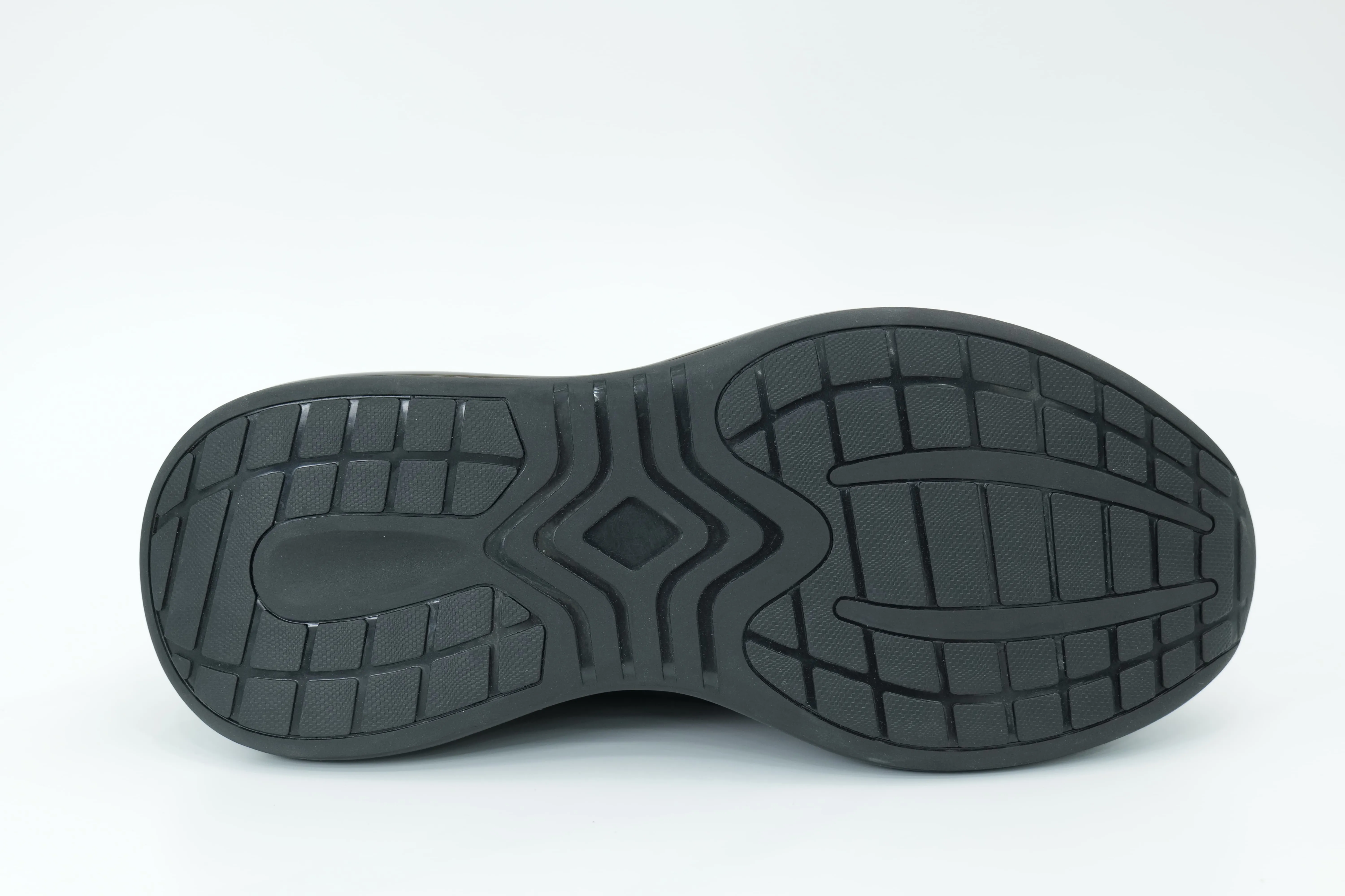 Sports shoes