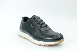 Sports shoes