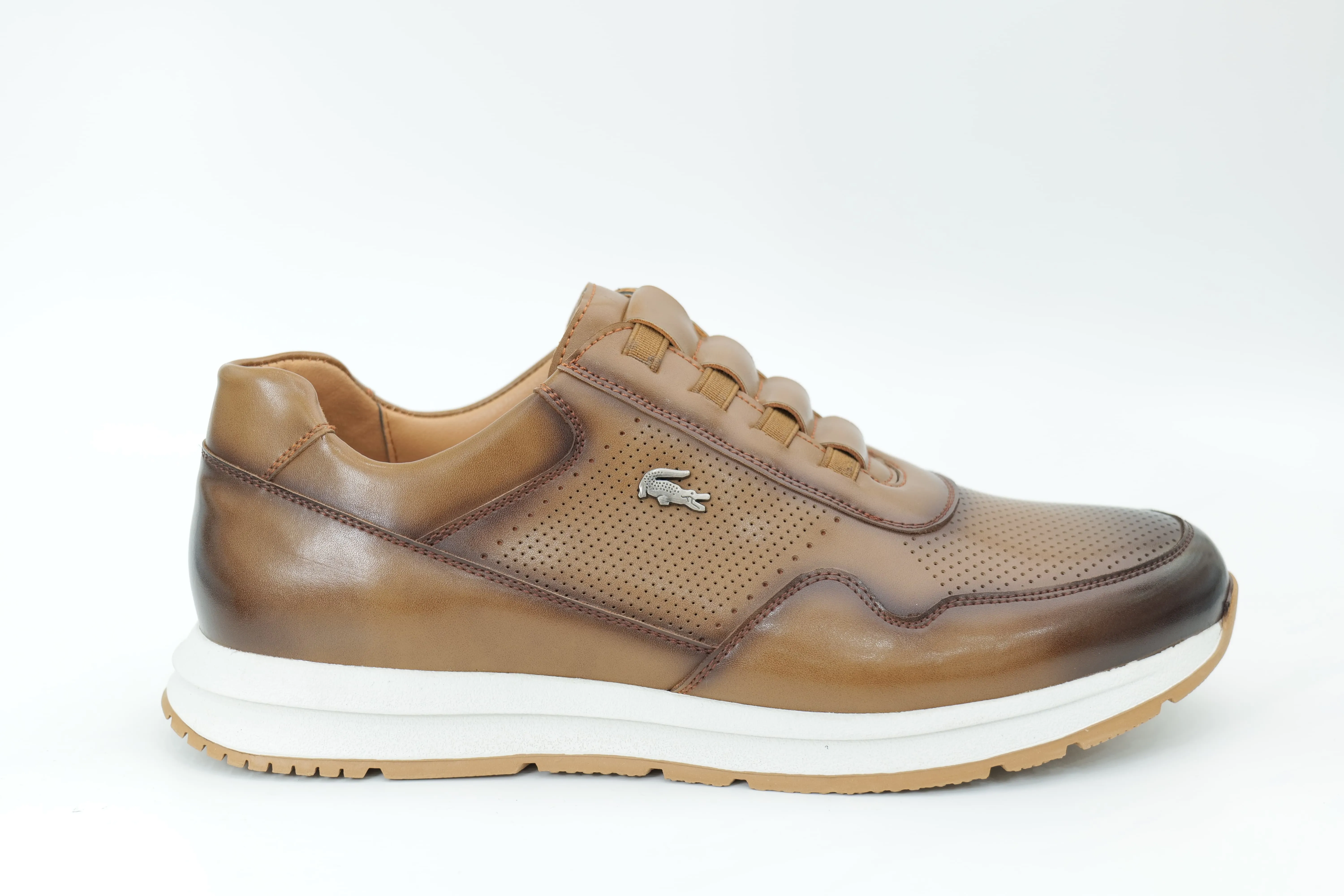 Sports shoes