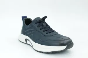 Sports shoes