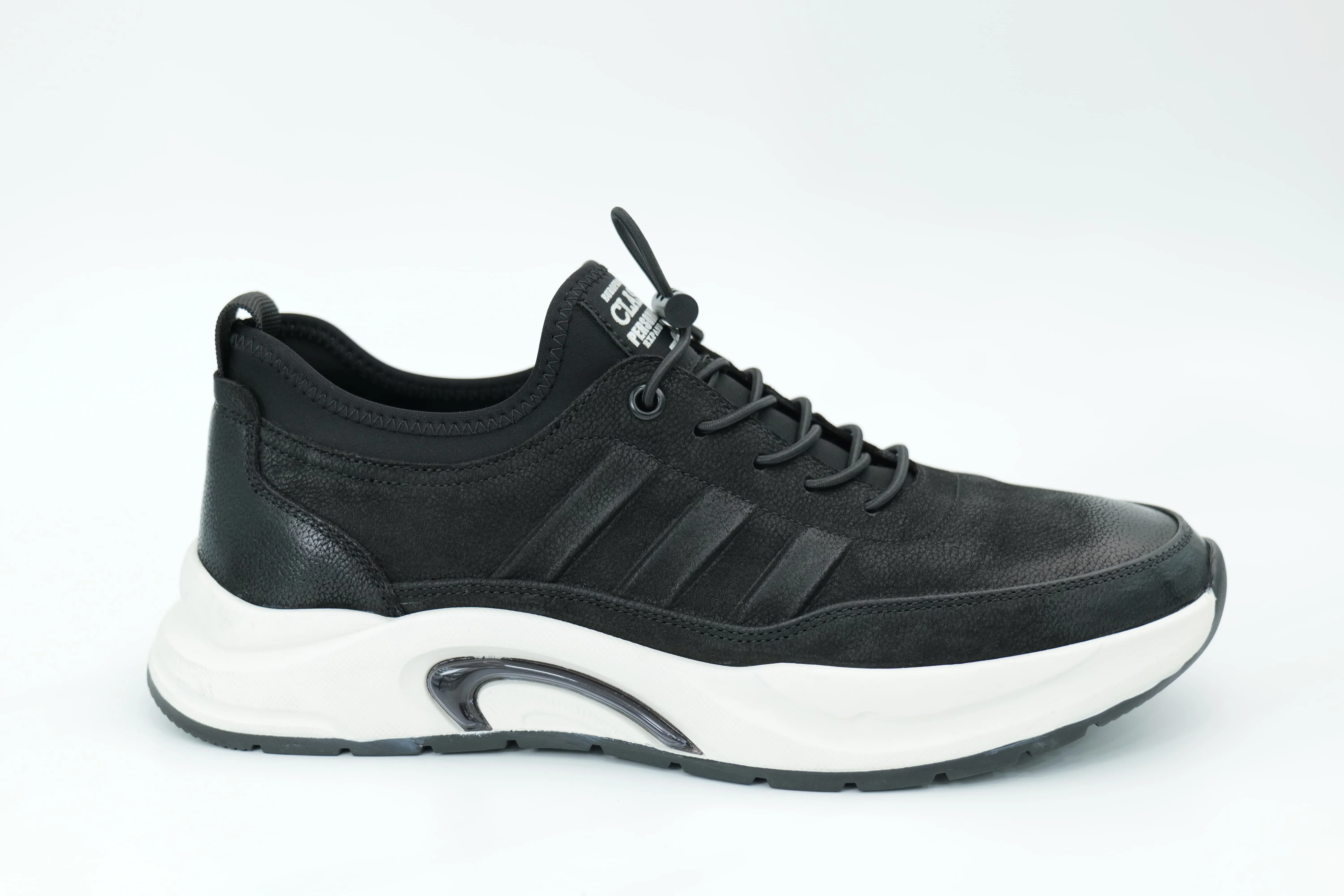 Sports shoes