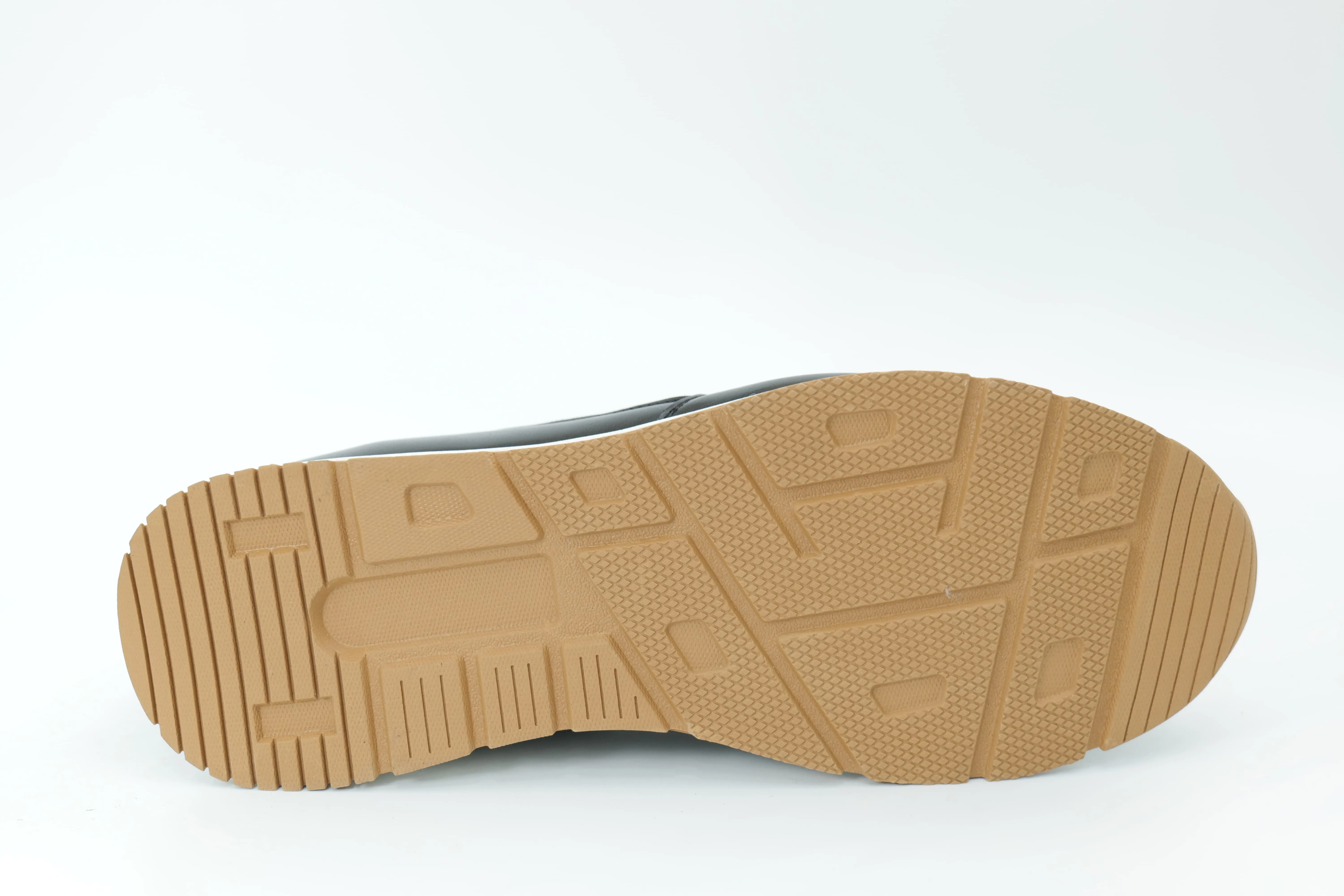 Sports shoes