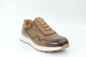 Sports shoes