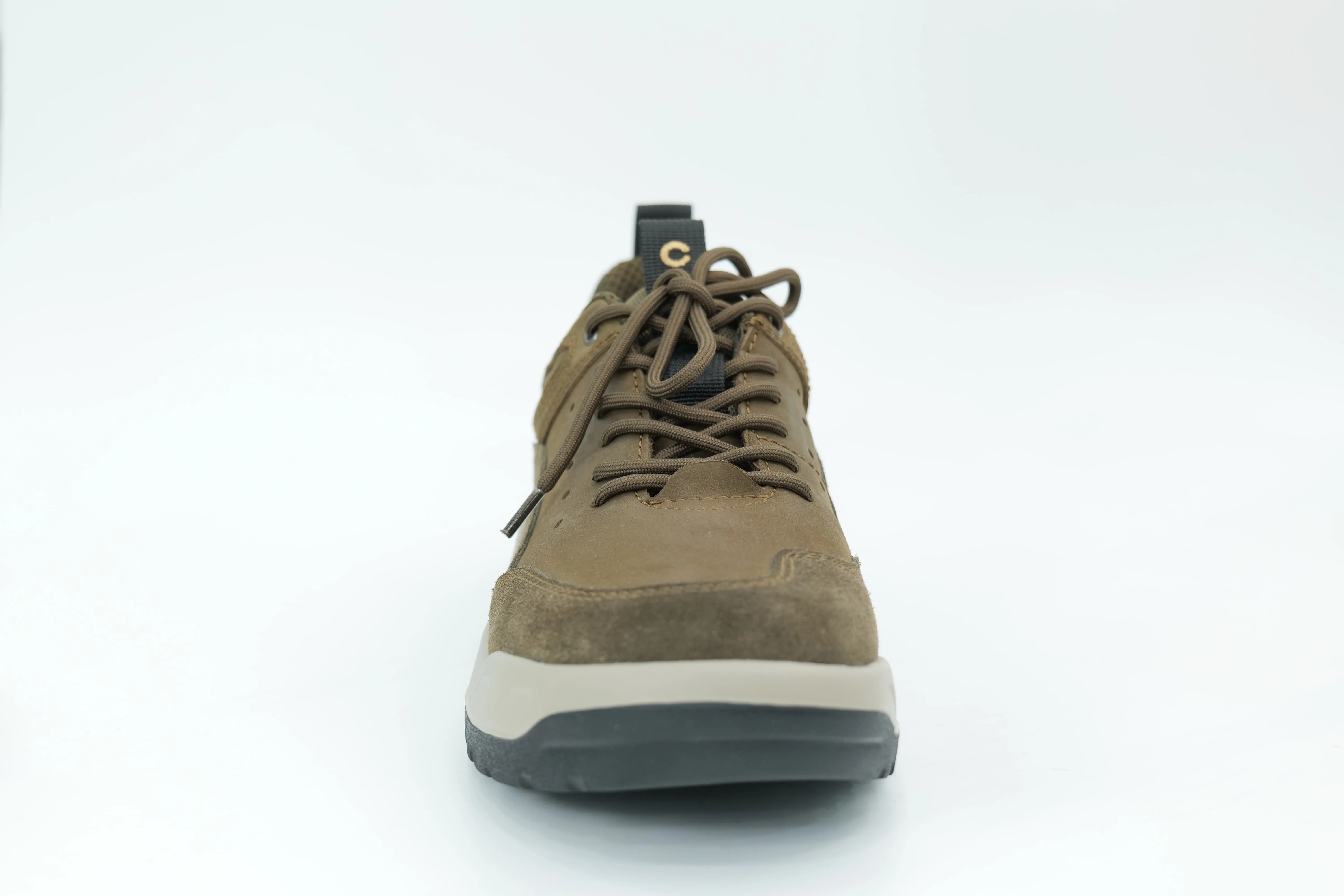 Sports shoes