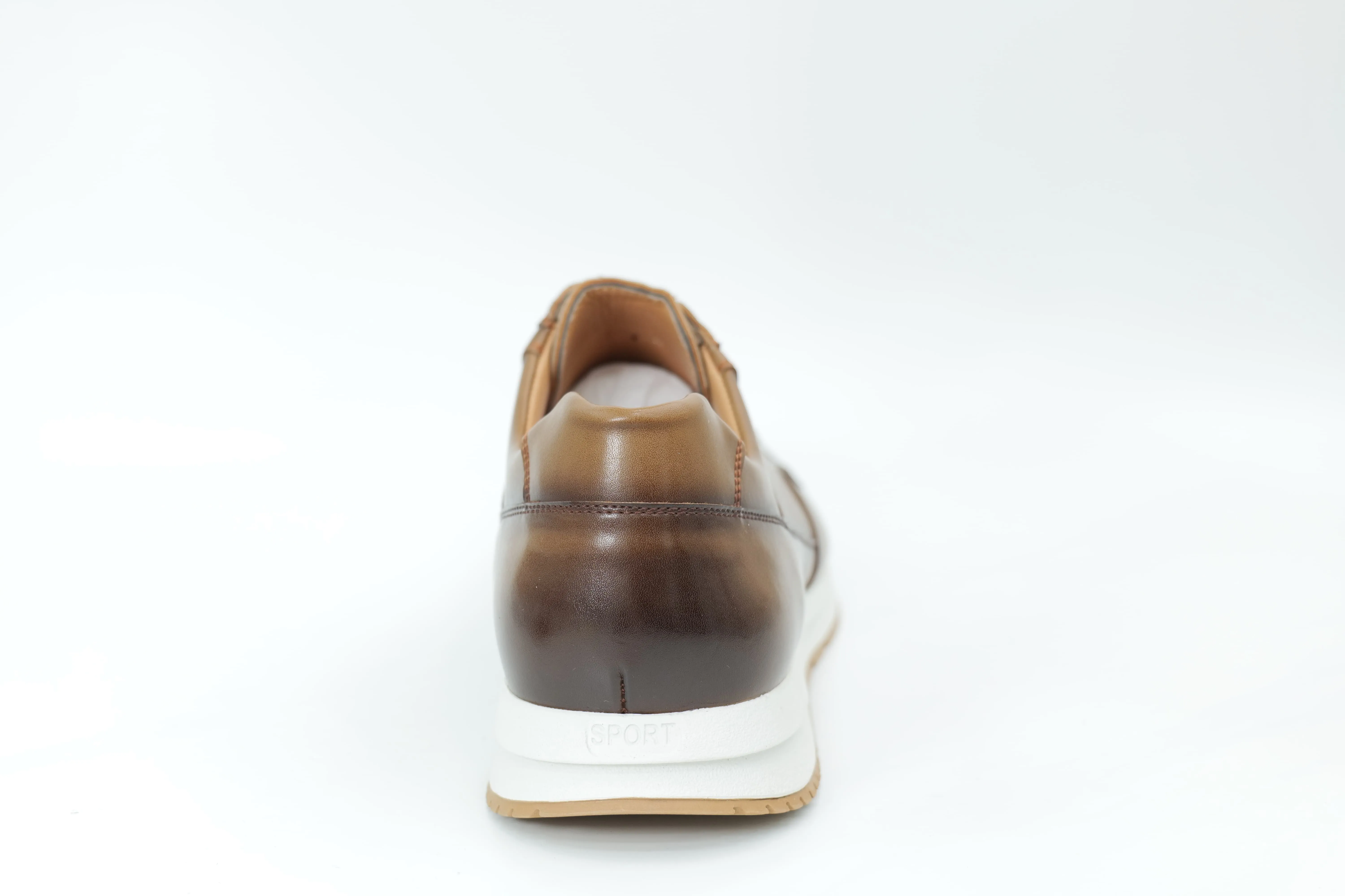 Sports shoes