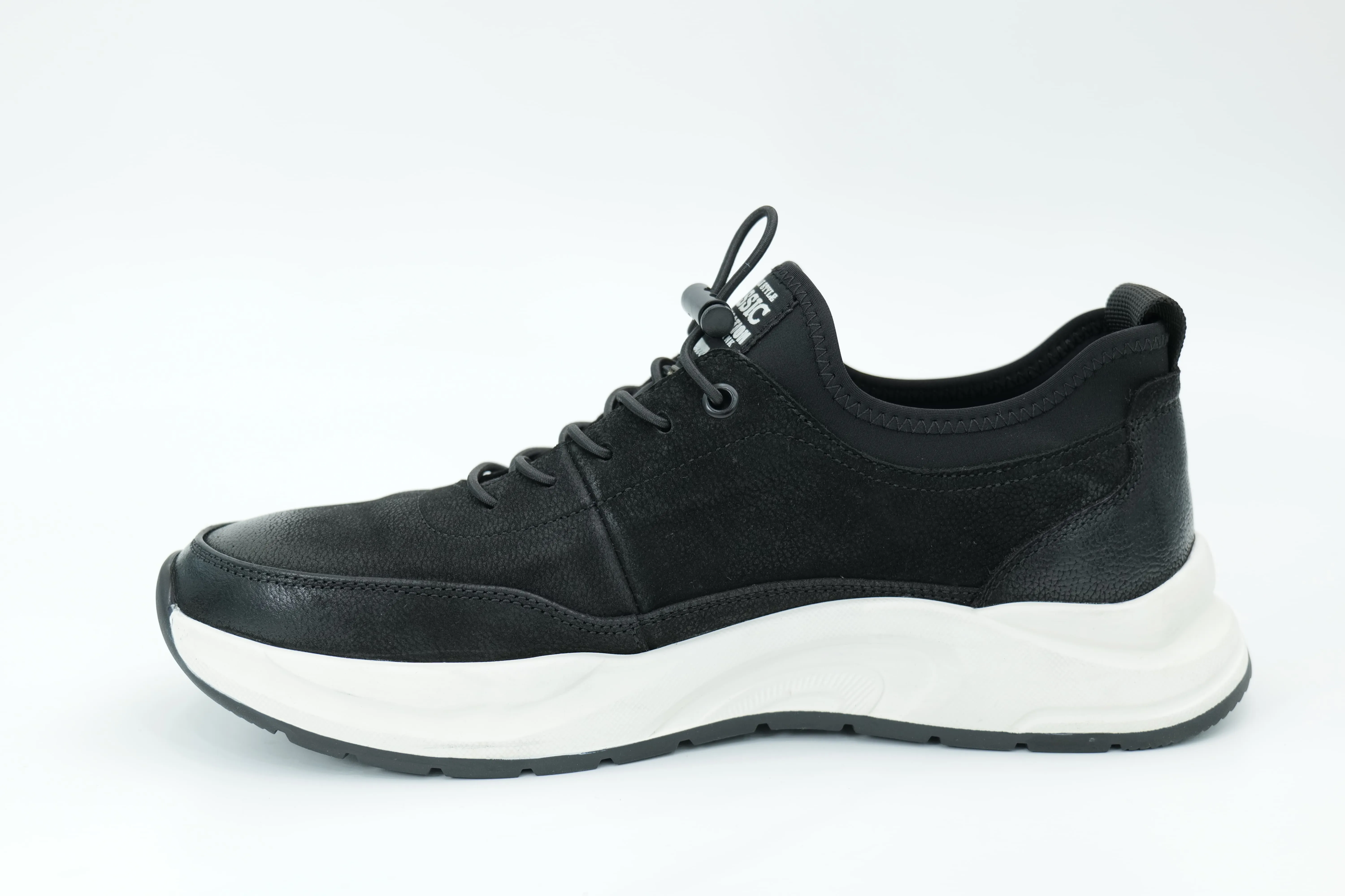Sports shoes