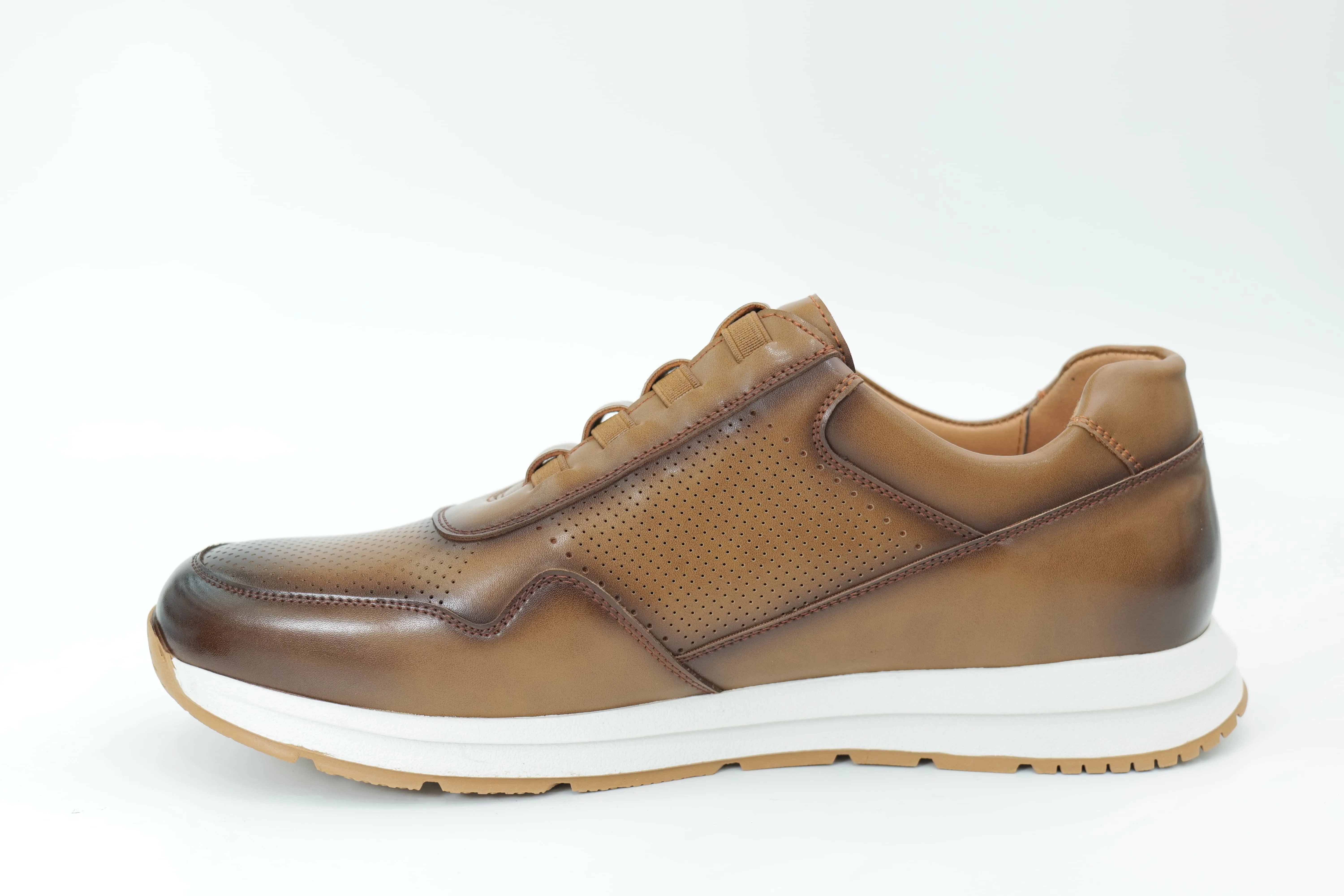Sports shoes