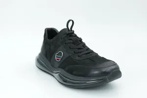 Sports shoes