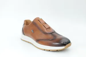 Sports shoes