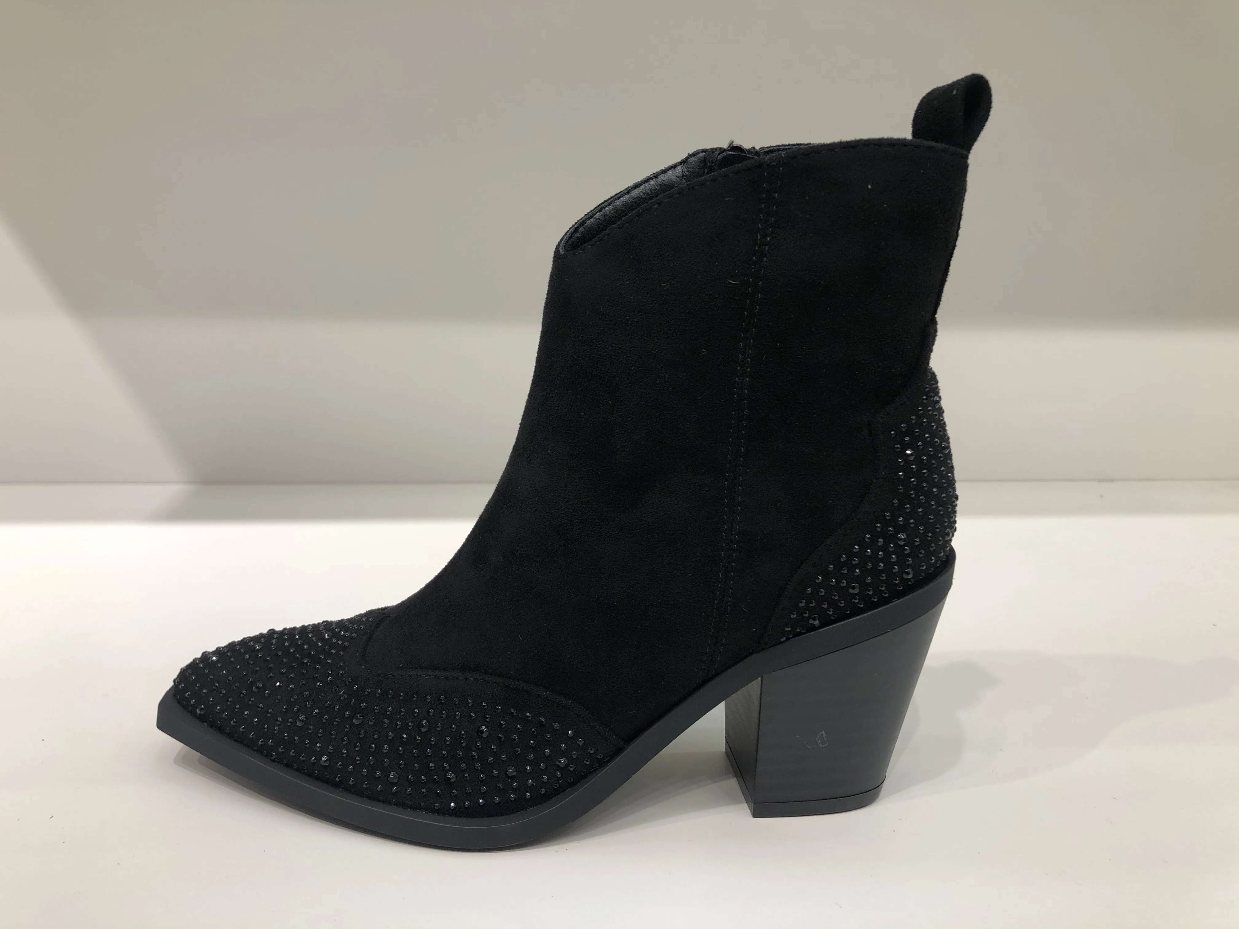 WHIMSY BLACK
