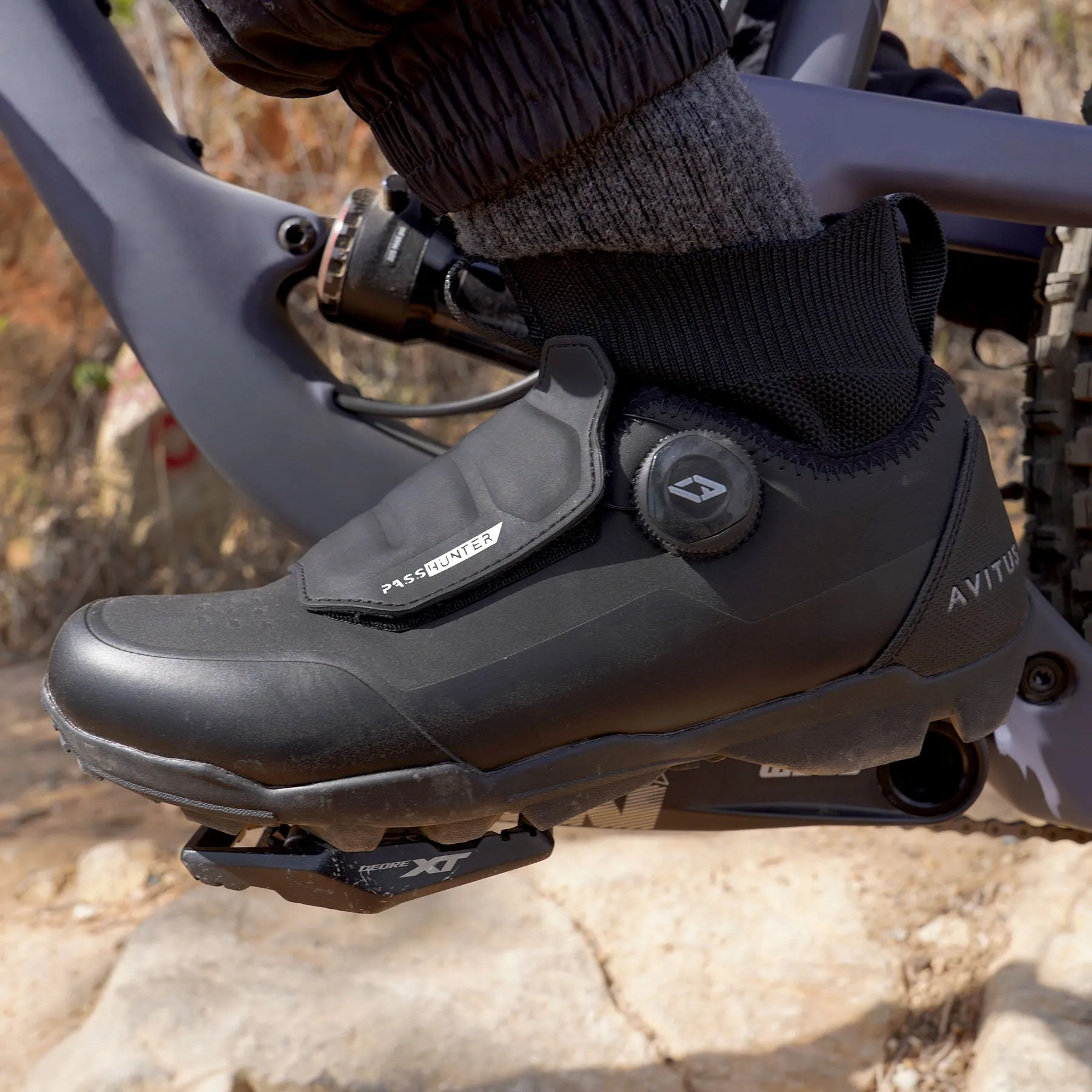 Winter mountain bike shoes for cyclists