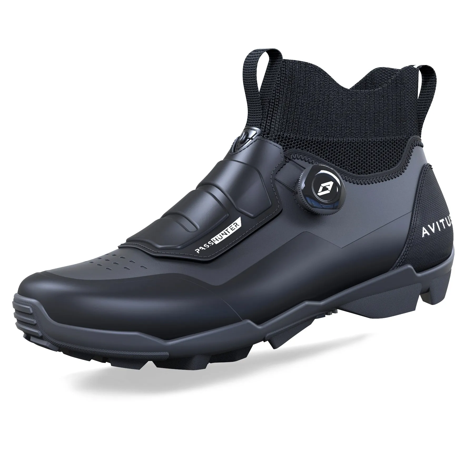 Winter mountain bike shoes for cyclists